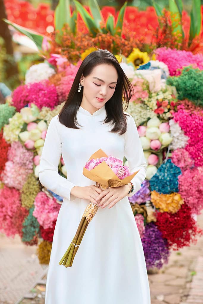 Nguyệt Trương đào tạo chuyển hóa con người